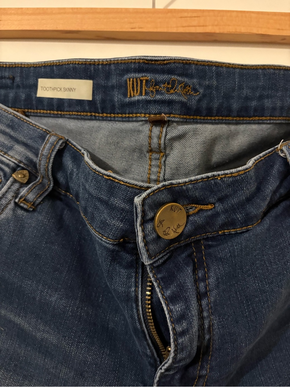 Kut from the Kloth Women’s Skinny Jeans in Dark Blue Wash - Picture 4 of 4